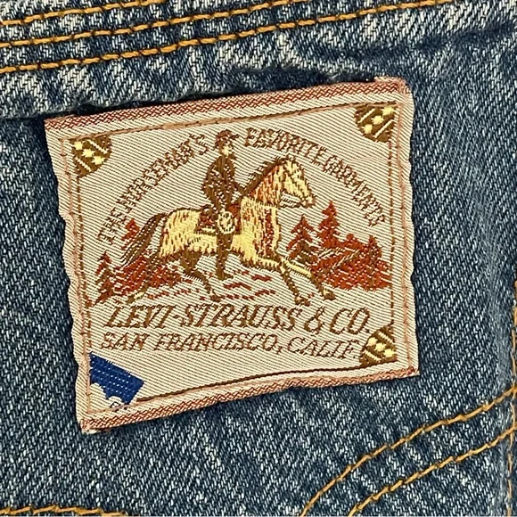 Vintage 1970s Levi’s High Waisted Wide Leg Jeans - Picture 8 of 16